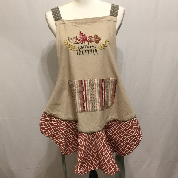 DESIGNS IMPORTS BRAND NEW GATHER TOGETHER FUFFLE APRON - Picture 2 of 9